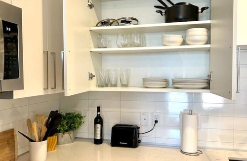 People's Freeway Apartment | Comfort Meets Convenience in Downtown SLC