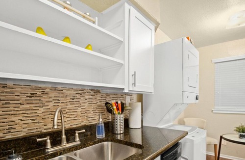 Cherrywood Apartment | Comfort Meets Culture in the Heart of Austin | 2BD