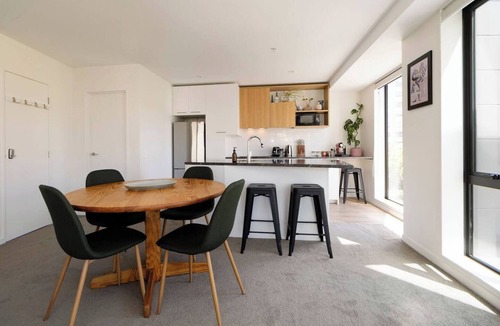 Te Aro Apartment | Comfort Meets Flexibility | 1BR + Studio + Parking