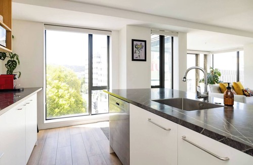 Te Aro Apartment | Comfort Meets Flexibility | 1BR + Studio + Parking