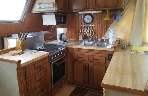 Waterloo Boat Rental | Comfort on the water