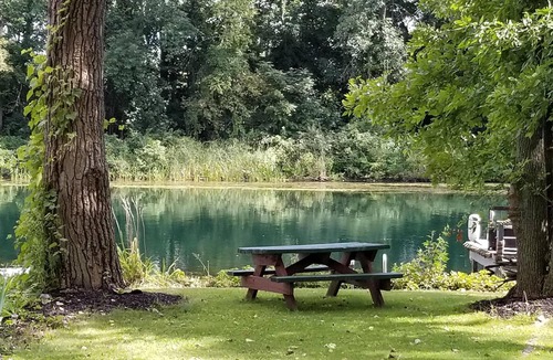 Waterloo Boat Rental | Comfort on the water