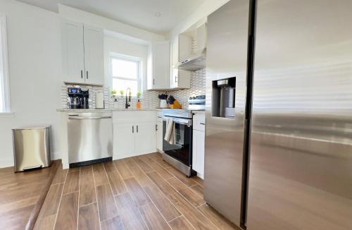 Foxcroft Square House | Comfort Philly Stay Jacuzzi and Parking