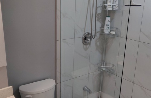 Halton Regional Municipality House | Comfort & Quiet Private Basement Unit