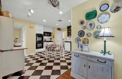 Comfort House | Comfort Ranch Near Wineries & River|Fire Pit