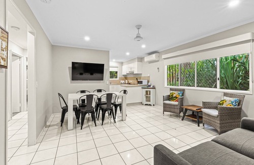 Blacks Beach Hotel | Comfort Resort Blue Pacific