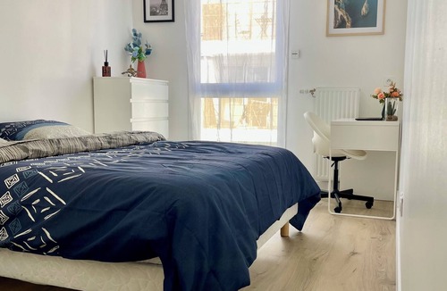 Argenteuil House | Comfort Room