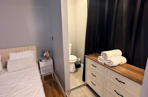 New London Apartment | Comfort room