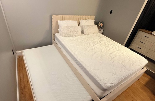 New London Apartment | Comfort room