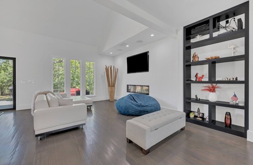 Bellevue House | Comfort & Space for Longer Stays