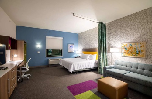 Jekyll Island Hotel | Comfort Stay! 2 Ocean View Units, Kitchen, Pool, Free Breakfast, Pets Allowed!