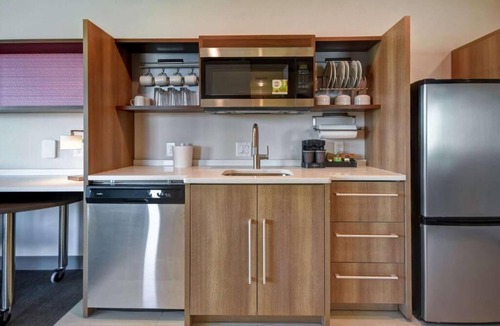 Jekyll Island Hotel | Comfort Stay! 2 Ocean View Units, Kitchen, Pool, Free Breakfast, Pets Allowed!