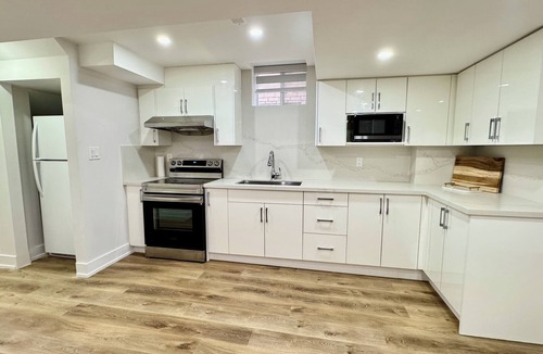 Niagara Falls House | Comfort Stay Modern Home