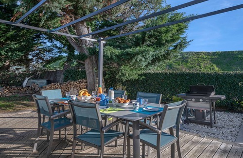 La Turballe House | Comfort stay with pool - 6 adults, 4 children