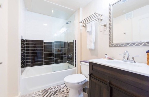 Kessler Bed & Breakfast | Comfort Studio,1 King Bed 207