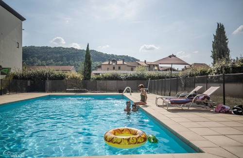 Saint-Affrique Apartment | Comfort studio 2 twin beds, kitchenette, aparthotel with swimming pool