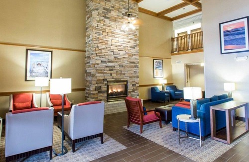Marquette Hotel | Comfort Suites