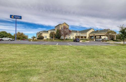 Appleton Hotel | Comfort Suites Appleton Airport
