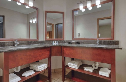 Appleton Hotel | Comfort Suites Appleton Airport