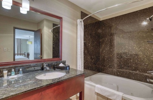 Appleton Hotel | Comfort Suites Appleton Airport