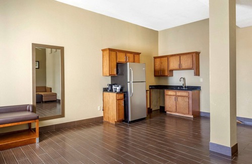 Batesville Hotel | Comfort Suites Batesville
