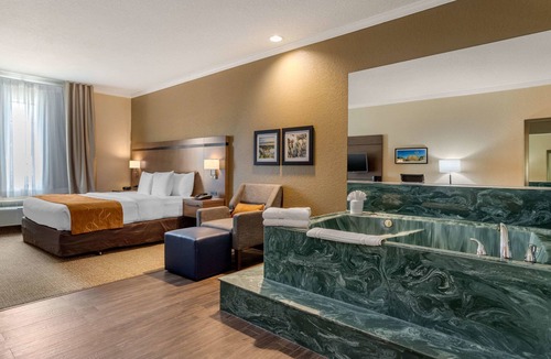 Baytown Hotel | Comfort Suites Baytown I - 10