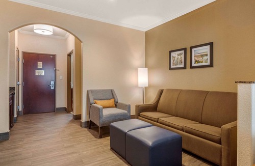 Baytown Hotel | Comfort Suites Baytown I - 10