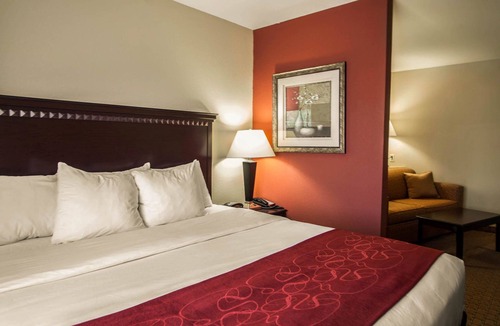 Bloomington Hotel | Comfort Suites Bloomington I-55 and I-74