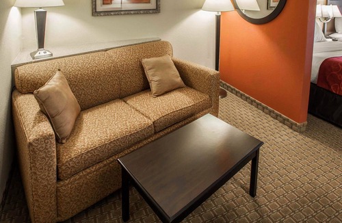 Bloomington Hotel | Comfort Suites Bloomington I-55 and I-74