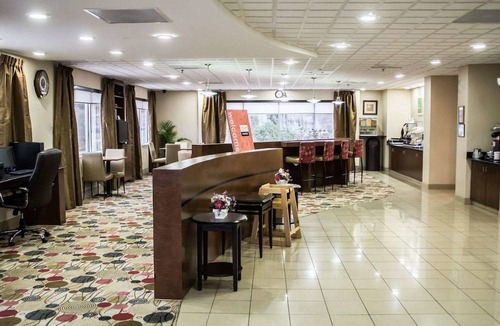Brunswick Hotel | Comfort Suites Brunswick