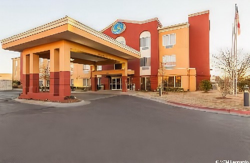 Tulsa Hotel | Comfort Suites Central / I-44