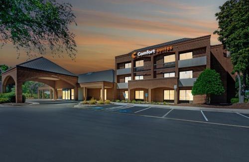 Greenbrier East Hotel | Comfort Suites Chesapeake - Norfolk