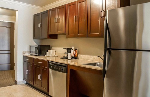 Forest Park Hotel | Comfort Suites Cincinnati North