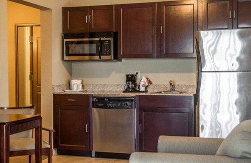 Forest Park Hotel | Comfort Suites Cincinnati North