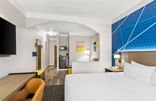 Oatfield Hotel | Comfort Suites Clackamas