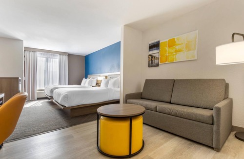 Dentsville Hotel | Comfort Suites Columbia Northeast - Fort Jackson