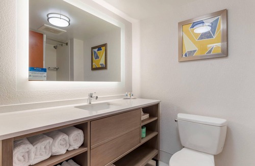 Dentsville Hotel | Comfort Suites Columbia Northeast - Fort Jackson