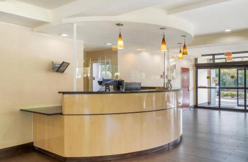 Dentsville Hotel | Comfort Suites Columbia Northeast - Fort Jackson
