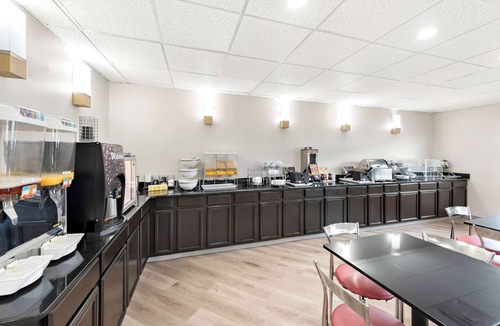 Summit Station Hotel | Comfort Suites Columbus
