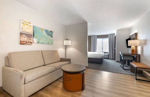 Rapid City Hotel | Comfort Suites Conference Center Rapid City