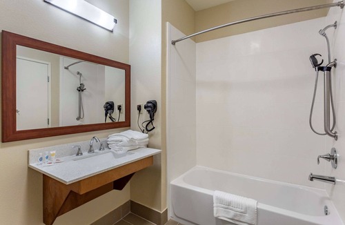 Cordova Hotel | Comfort Suites Cordova