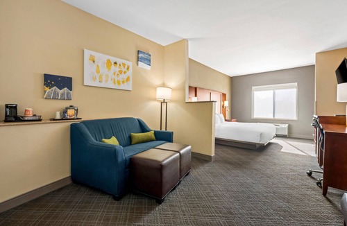 Cullman Hotel | Comfort Suites Cullman I-65 Exit 310