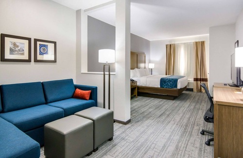 DeSoto Hotel | Comfort Suites DeSoto Dallas South
