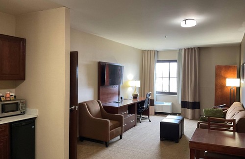 Dover Hotel | Comfort Suites Dover University Area