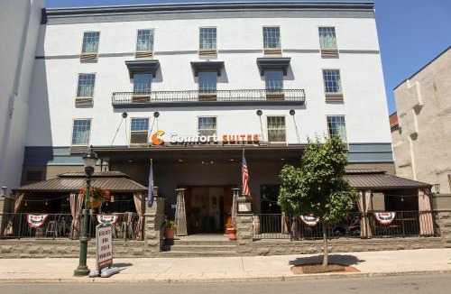 Carlisle Hotel | Comfort Suites Downtown Carlisle