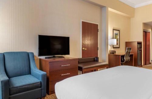 Carlisle Hotel | Comfort Suites Downtown Carlisle