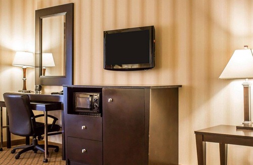 Edinboro Hotel | Comfort Suites Edinboro