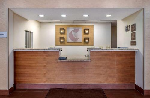 Elkhart Hotel | Comfort Suites Elkhart North