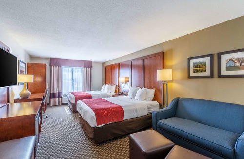 Escanaba Hotel | Comfort Suites Escanaba West