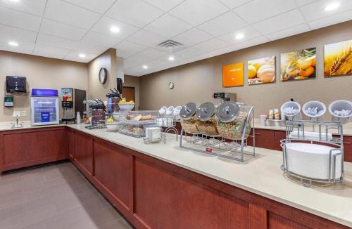 Escanaba Hotel | Comfort Suites Escanaba West